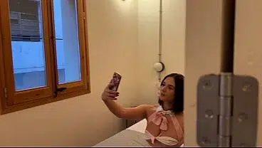 Carita de angel con enormes tetas naturales me hace una cubana y despues la follo duro POV Ewe Sweet