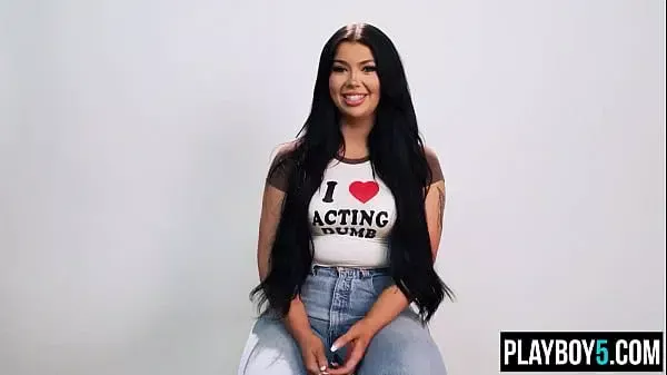 Australian teen Holly Day masturbation to orgasm after interview