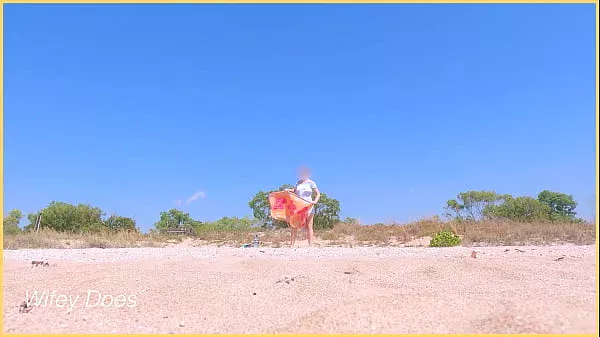 Wifey fully nude at the beach showing everyone