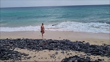 Beim FKK Nacktbaden vom fremden gefickt