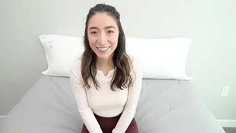Cute Teen 18+ Amateur With Tan Lines Makes Her First Amateur Porn