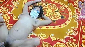 Desi Indian Bhabhi Invites Neighbour