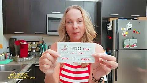 Mature Milf Stepmom Gets Lingerie And Facial – Kymber Leigh Aitsf251228