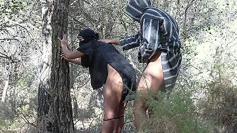 Arabic Wife Cheating In Public Park ديوث مصري يصور مراته كلامها وسخ اوووي