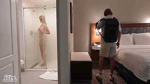 Hotel Mix-up Leads To Sloppy Midnight Hook-up ! 18 Min
