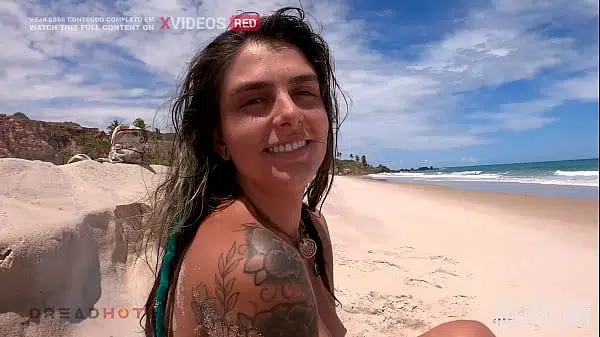 Sexo em público, Dread Hot sentando na praia. Quase fomos pegos!