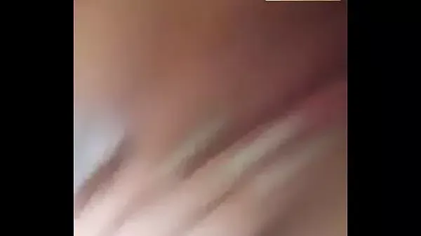 Perrita argentina pidiendo leche por sexcam