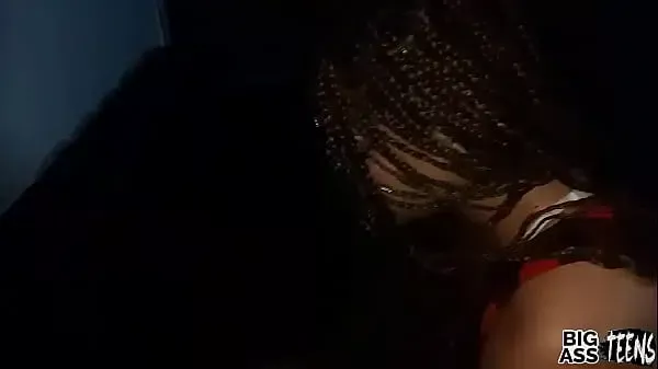 Puta hermana ninfomana me amarra y me coge se mete mi polla por su culo duro hasta correrme en su coño y en su boca traga y chupa leche la puta de mi hermanastra Xvideos Big Ass